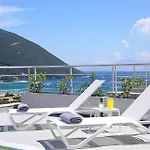 Villa Omicron & White *