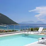 Omicron & White Villa Vasiliki