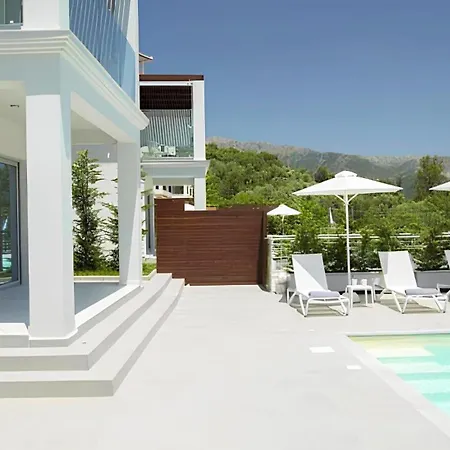 Omicron & White * Vasiliki