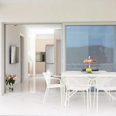 Villa Omicron & White - Offwhite